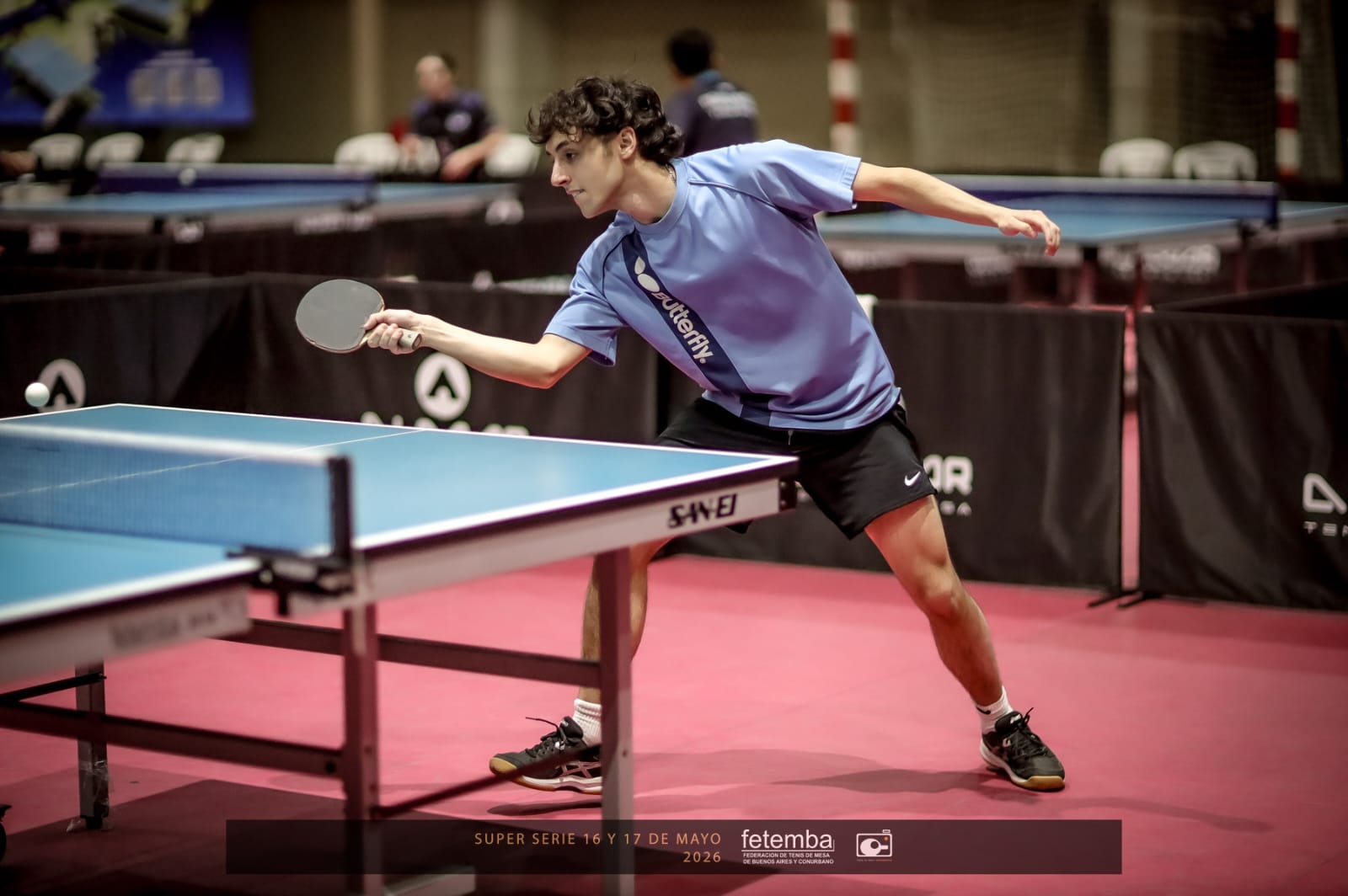 Tomás Costantini durante un punto en la Super Serie FETEMBA
